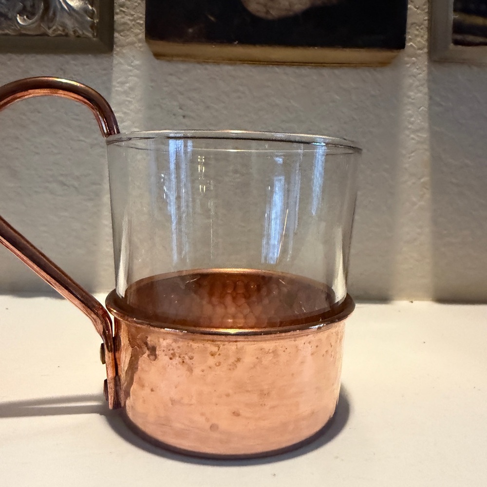 Williams Sonoma Set Of Two Hammered Copper & Glass Mugs - Picture 7 of 7